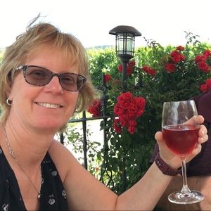 Meet your Posher, Denise